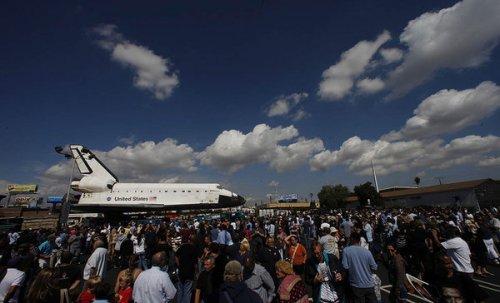 Endeavour Los Angeles sokaklarında