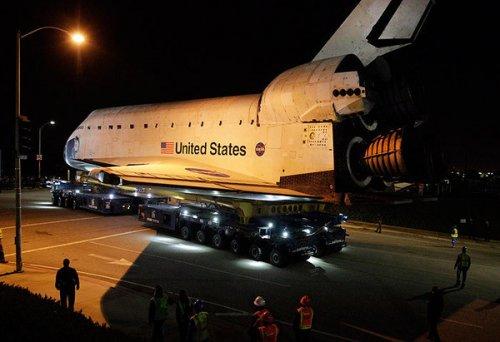 Endeavour Los Angeles sokaklarında