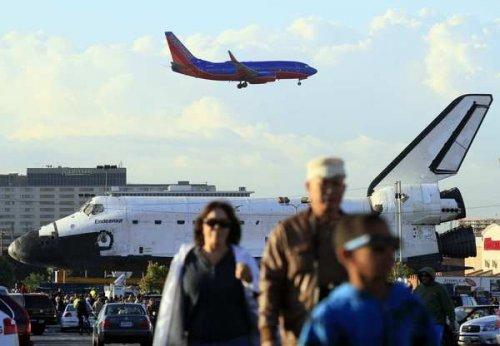 Endeavour Los Angeles sokaklarında