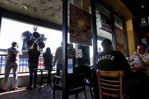 Endeavour Los Angeles sokaklarında