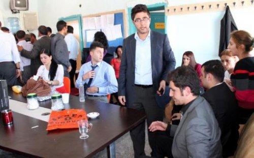 Halk öğretmenini Pkk'lıdan aldı