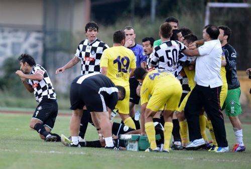 Serhat Akın çekiçle saldırdı