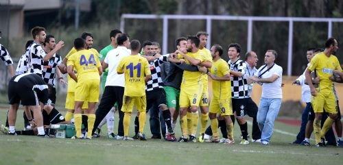 Serhat Akın çekiçle saldırdı