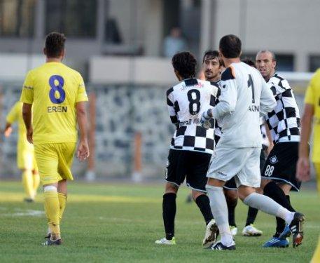 Serhat Akın çekiçle saldırdı