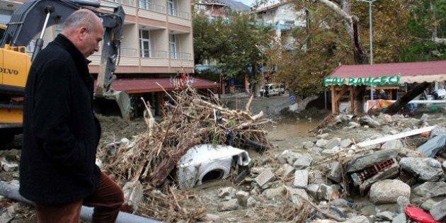 Sel Marmara ve Avşa adalarını vurdu