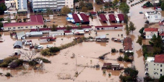 Sel Marmara ve Avşa adalarını vurdu