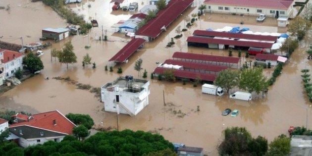 Sel Marmara ve Avşa adalarını vurdu