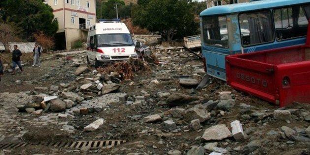 Sel Marmara ve Avşa adalarını vurdu