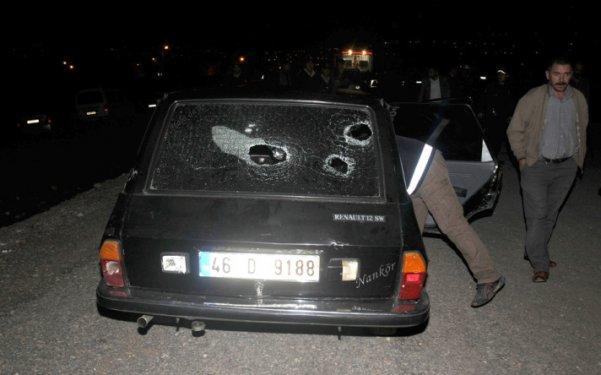 Suriyeli mülteciler polisi taşladı