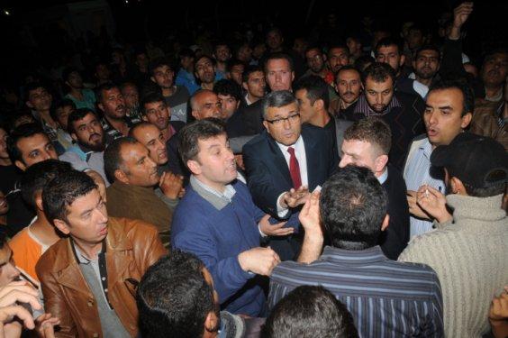 Suriyeli mülteciler polisi taşladı