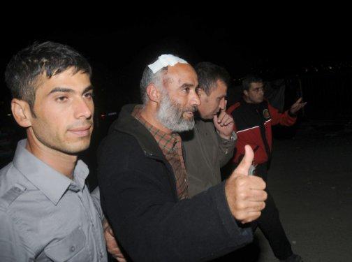 Suriyeli mülteciler polisi taşladı