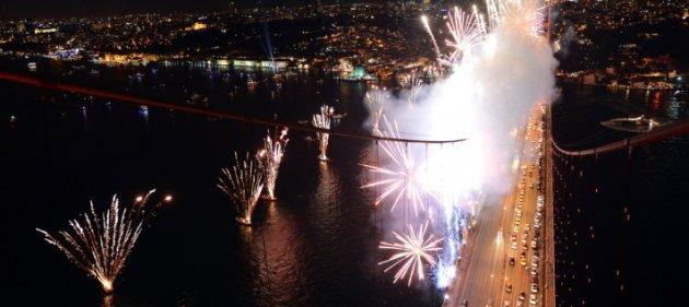 İstanbul'da görkemli Cumhuriyet bayramı kutlamaları