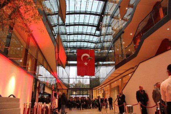 Dünyanın en büyük Türk Büyükelçiliği