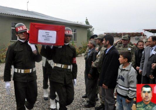 Diyarbakır şehidi Kürtçe ağıtlarla uğurlandı