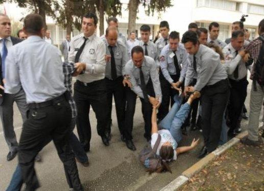 Adana'da üniversitede arbede