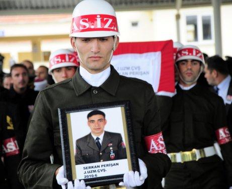 Şehit Uzman Çavuş Serkan Perişan toprağa verildi