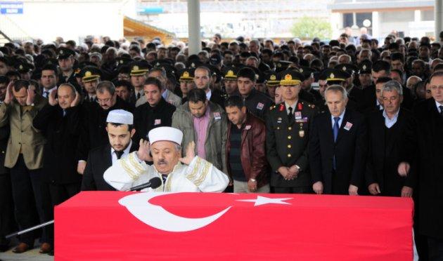 Şehit Uzman Çavuş Serkan Perişan toprağa verildi