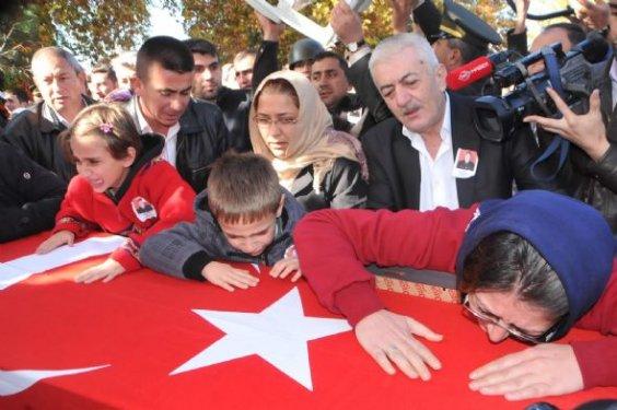 Pervari şehidin oğlu: Hani ağlamak yoktu