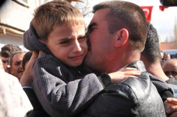 Pervari şehidin oğlu: Hani ağlamak yoktu