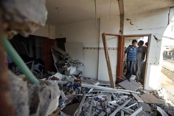 İsrail havadan-karadan Gazze'yi vurdu