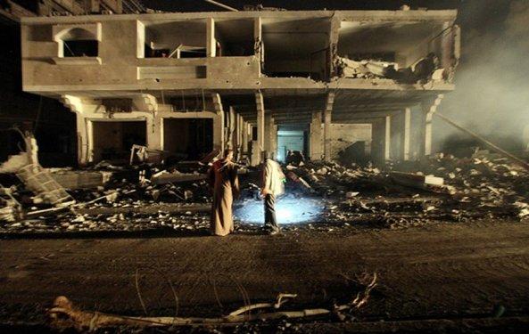 İsrail havadan-karadan Gazze'yi vurdu