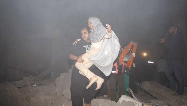 İsrail havadan-karadan Gazze'yi vurdu