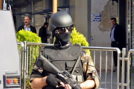 Polis Diyarbakır'da geniş güvenlik önlemleri aldı 