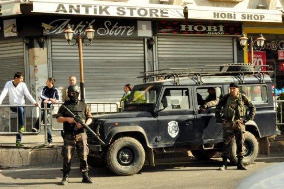 Polis Diyarbakır'da geniş güvenlik önlemleri aldı 