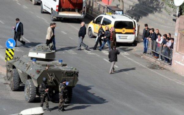 Polis Diyarbakır'da geniş güvenlik önlemleri aldı 