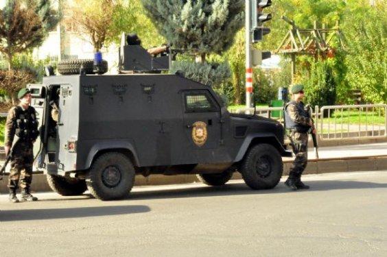 Polis Diyarbakır'da geniş güvenlik önlemleri aldı 