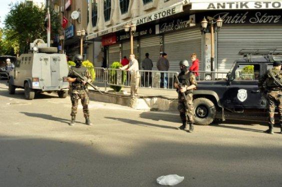 Polis Diyarbakır'da geniş güvenlik önlemleri aldı 