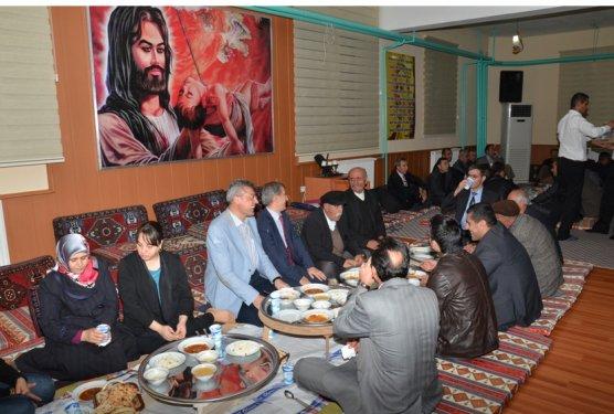 Tunceli'de Çevik Kuvvet'ten Alevi açılımı