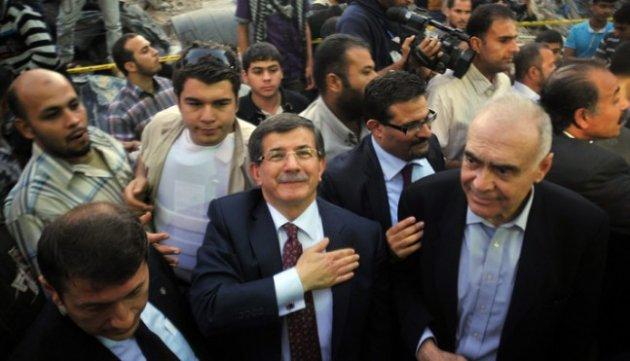 Ahmet Davutoğlu hüngür hüngür ağladı