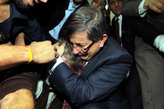 Ahmet Davutoğlu hüngür hüngür ağladı