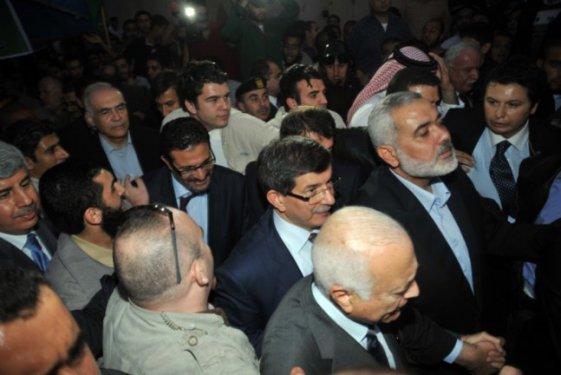 Ahmet Davutoğlu hüngür hüngür ağladı