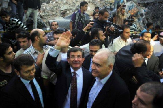 Ahmet Davutoğlu hüngür hüngür ağladı