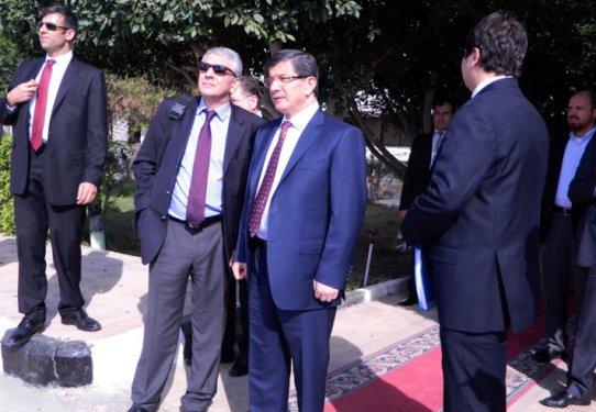 Davutoğlu Arap dışişleri bakanlarıyla Gazze'ye geçti