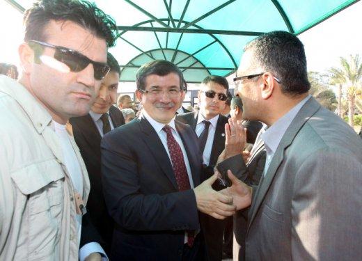 Davutoğlu Arap dışişleri bakanlarıyla Gazze'ye geçti