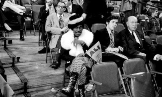 Muhammed Ali & Joe Frazier ile asrın boks maçı