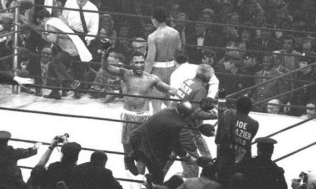 Muhammed Ali & Joe Frazier ile asrın boks maçı