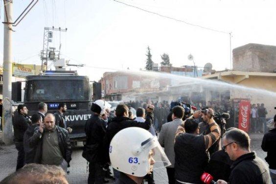 Esad'ın tankları Kürt şehri Kamışlı'ya yöneldi 