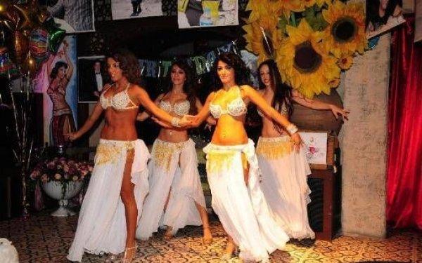 Ağaoğlu'nun oğluna süpriz doğum günü