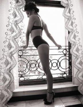 Nurgül Yeşilçay GQ'ya kapak oldu