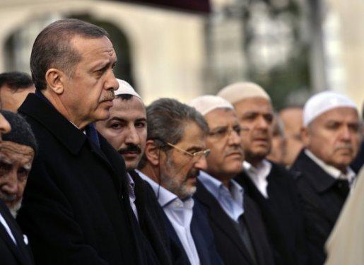 Erdoğan Said Nursi'nin talebesini uğurladı