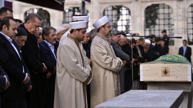 Erdoğan Said Nursi'nin talebesini uğurladı