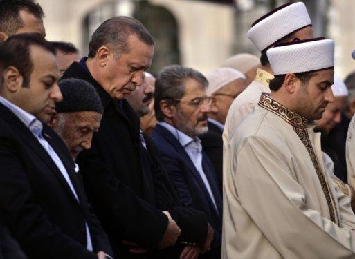 Erdoğan Said Nursi'nin talebesini uğurladı