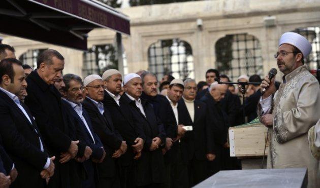 Erdoğan Said Nursi'nin talebesini uğurladı