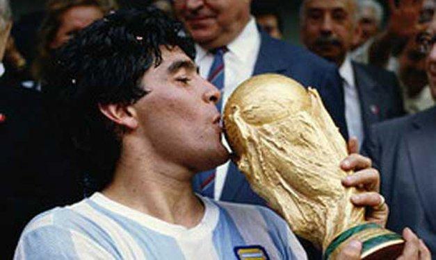 Her 10 yılın en iyi futbolcuları 