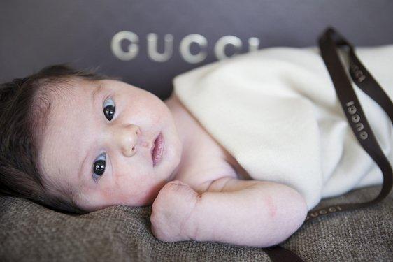 Pozlarıyla modellere taş çıkardılar