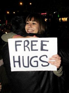 Adana'da sarılmak beleş